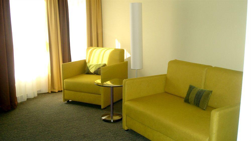 Ibis Styles Centre Port Hotel 3*