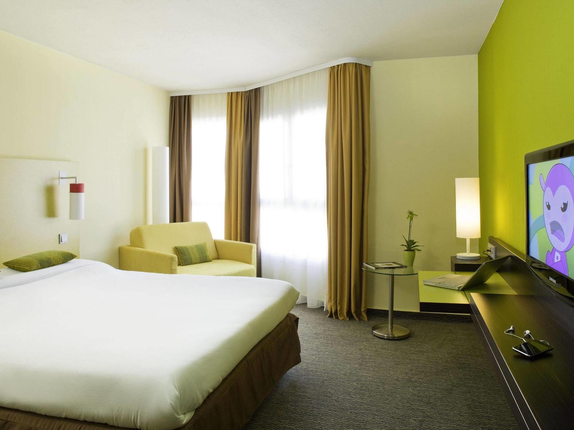 Hotel Ibis Styles Centre Port 3*