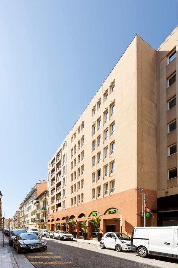 Ibis Styles Centre Port Hotel