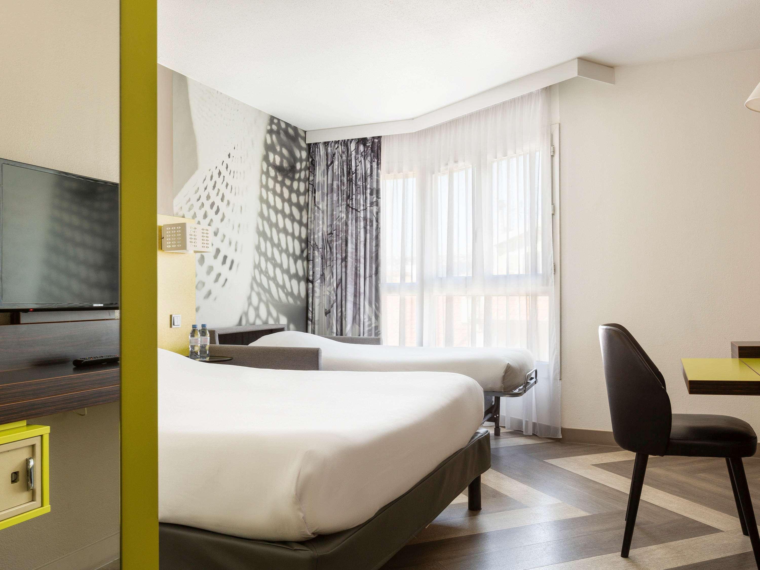 Ibis Styles Centre Port 3*