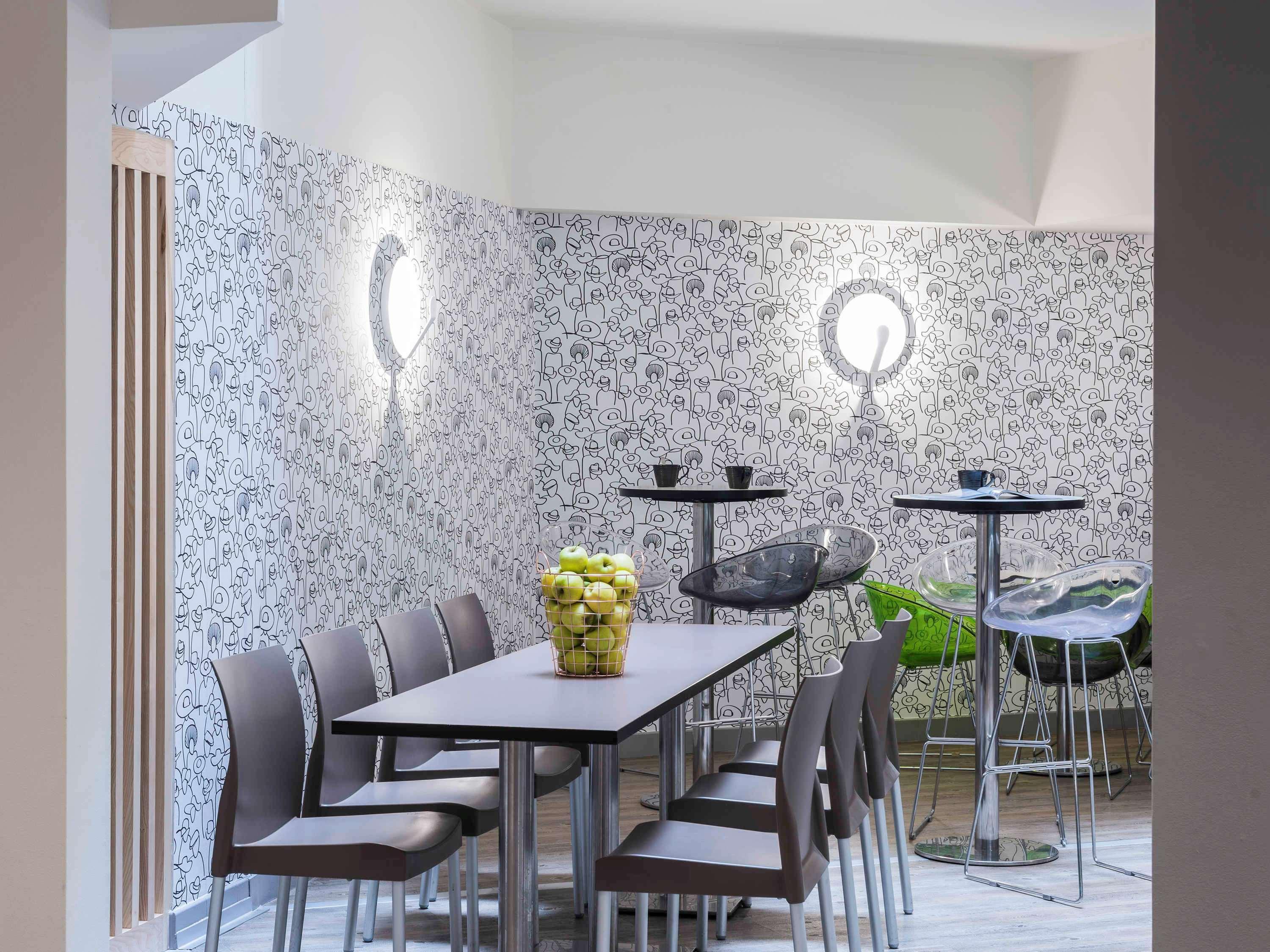Ibis Styles Centre Port Nizza