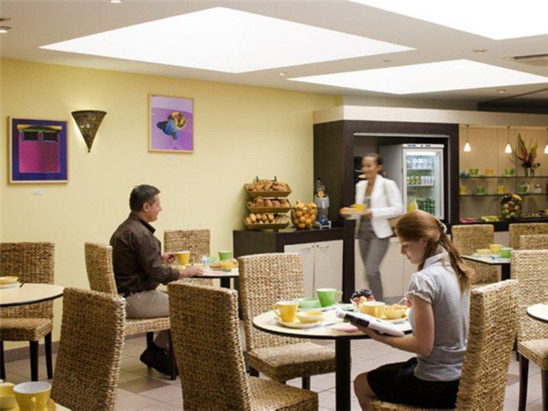 Ibis Styles Centre Port Hotel 3*