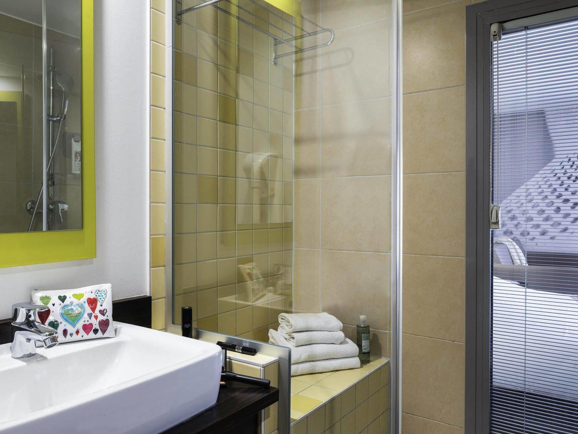 Ibis Styles Centre Port Nizza